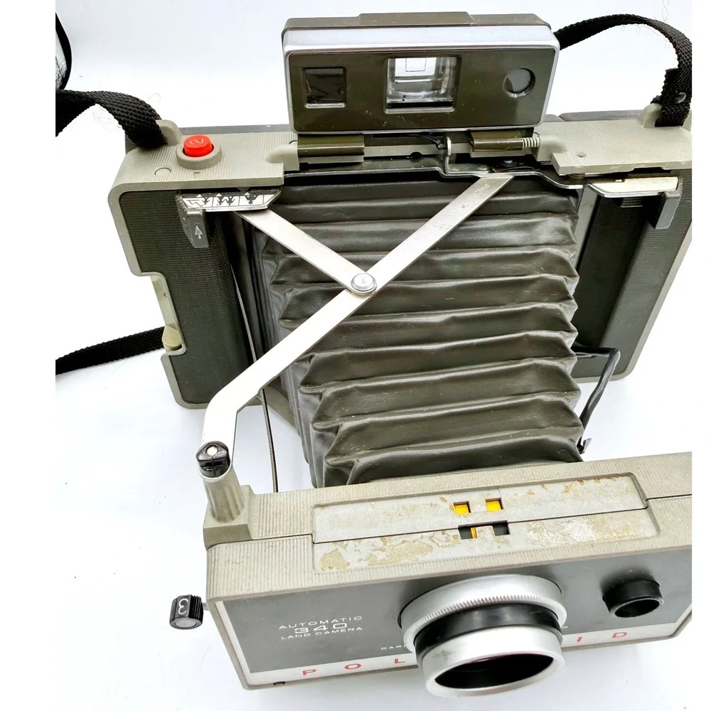 Vintage Polaroid Automatic 340 Land Camera Folding Bellows Instant Film Grey